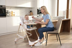 DZIECIĘCE KRZESEŁKO DO KARMIENIA BUJANE 3W1 BIAŁE